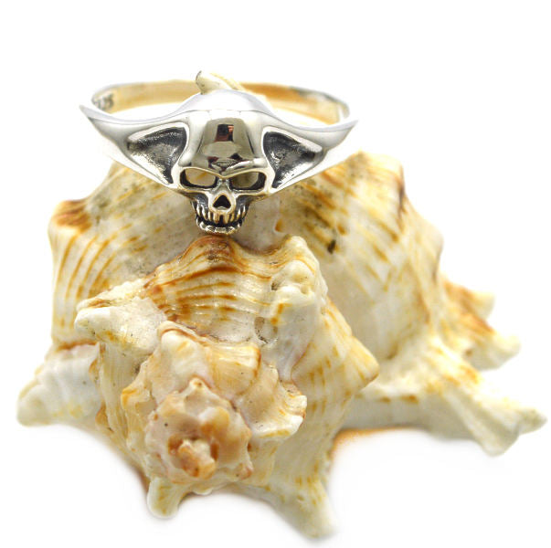 Gothic Skeleton Band Ring